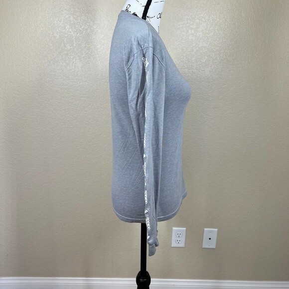 Adidas gray top the go to performance  crew neck long sleeve tee size XS - Picture 8 of 13